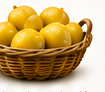 Cesta de limones recién recogidos